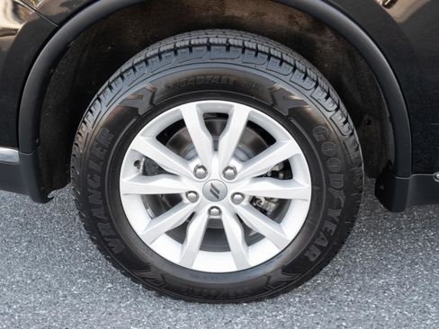 Used 2019 Dodge Durango SXT image 34