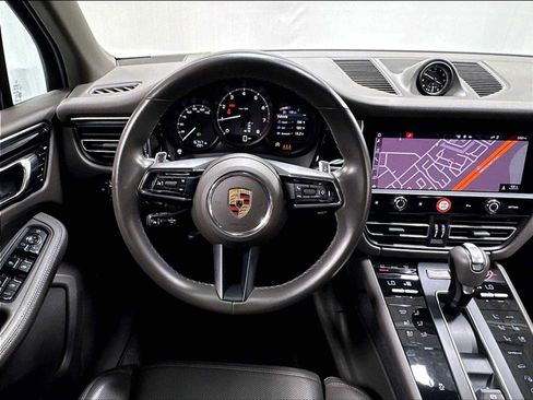 Used 2024 Porsche Macan w/ Premium Plus Package AWD/4WD image 15
