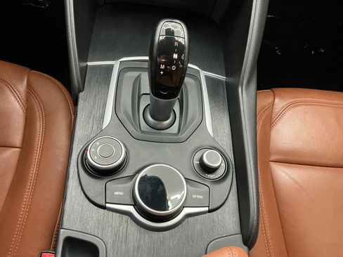 Used 2019 Alfa Romeo Giulia RWD image 36