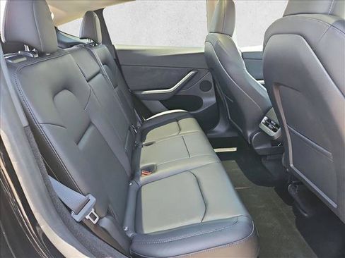 Used 2023 Tesla Model Y Long Range AWD/4WD image 27