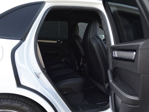 Certified 2022 Porsche Cayenne GTS image 30