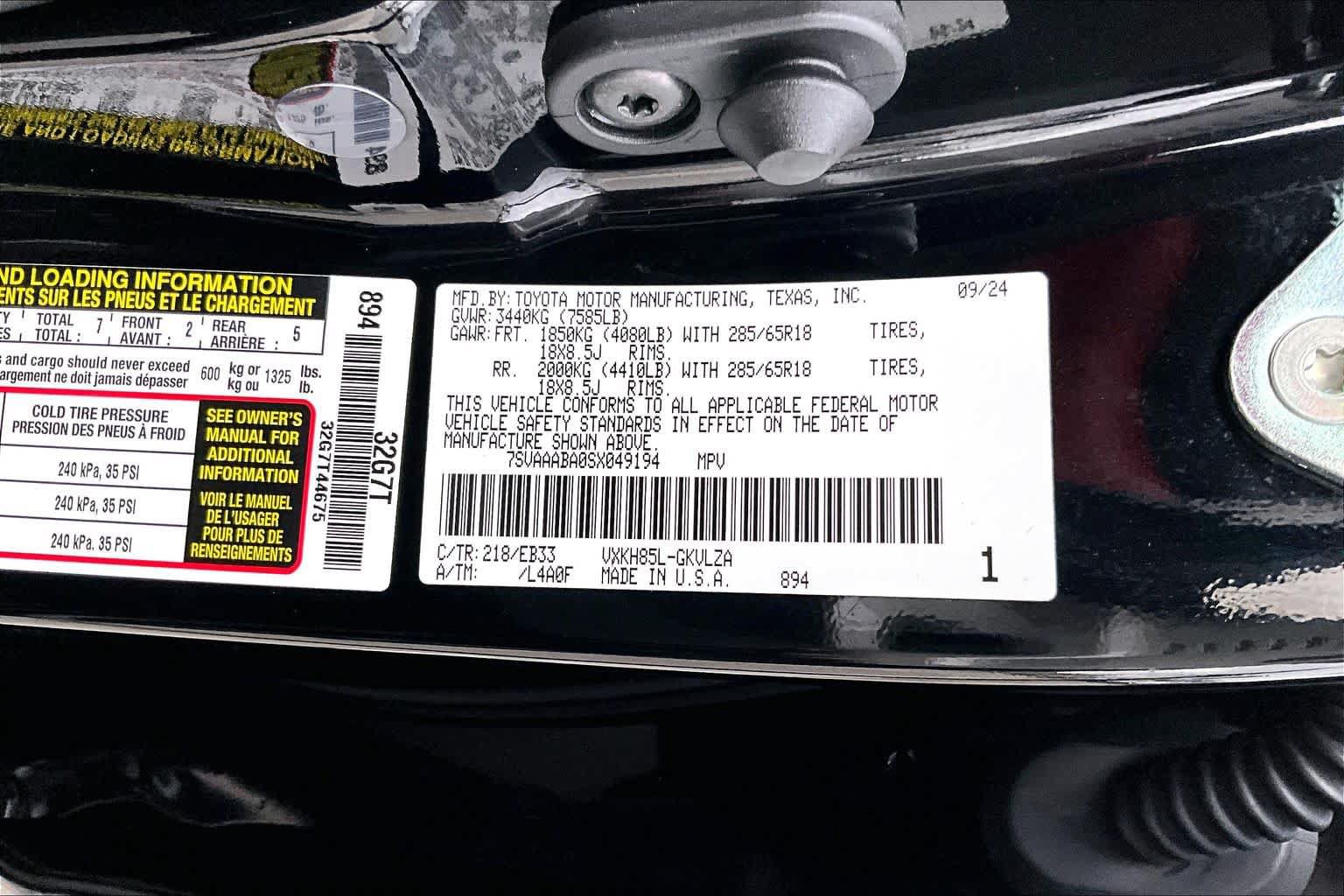 Used 2025 Toyota Sequoia TRD Pro AWD/4WD image 35