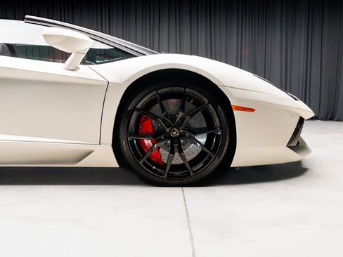 Used 2015 Lamborghini Aventador LP 700-4 image 37