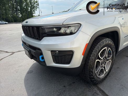 Certified 2022 Jeep Grand Cherokee Trailhawk AWD/4WD image 18