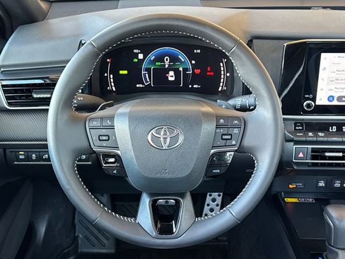 Used 2026 Toyota Camry SE FWD image 15