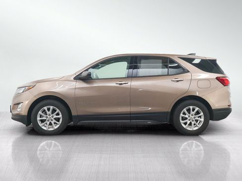 Used 2018 Chevrolet Equinox LS FWD image 2