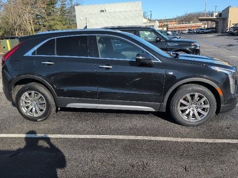 Used 2023 Cadillac XT4 Premium Luxury image 5