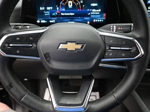 Used 2025 Chevrolet Equinox LT AWD/4WD image 16