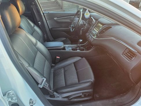 Used 2017 Chevrolet Impala LT FWD image 13