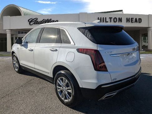 Certified 2022 Cadillac XT5 Premium Luxury image 4