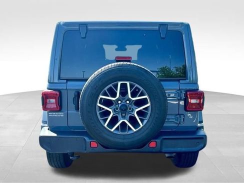 Used 2024 Jeep Wrangler Unlimited Sahara w/ Technology Group AWD/4WD image 6