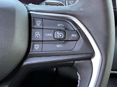 New 2025 Jeep Grand Cherokee 4WD image 15