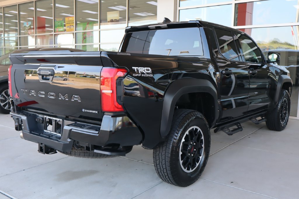 Used 2025 Toyota Tacoma TRD Off-Road AWD/4WD image 10