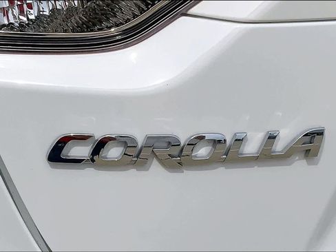 Used 2026 Toyota Corolla LE FWD image 32