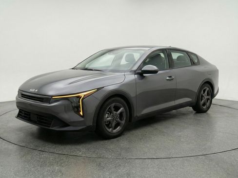 Used 2025 Kia K4 LXS FWD image 3