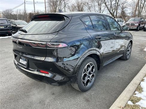 New 2026 Alfa Romeo Tonale image 8