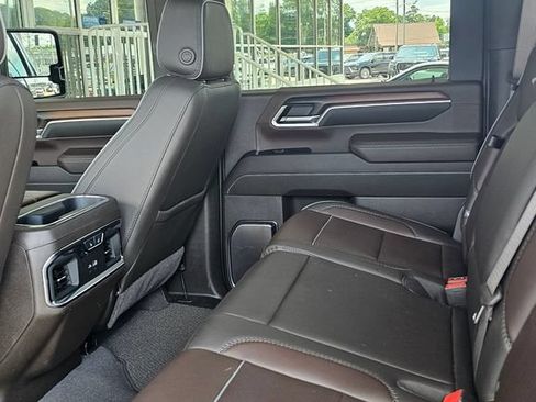 Used 2024 GMC Sierra 2500 Denali AWD/4WD image 7