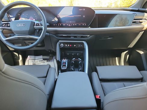 New 2025 Audi Q5 Prestige image 14