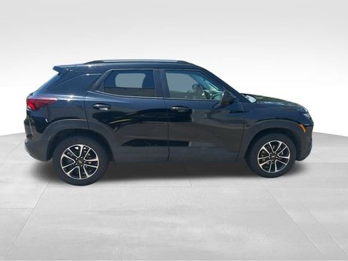 Used 2025 Chevrolet TrailBlazer LT FWD image 9