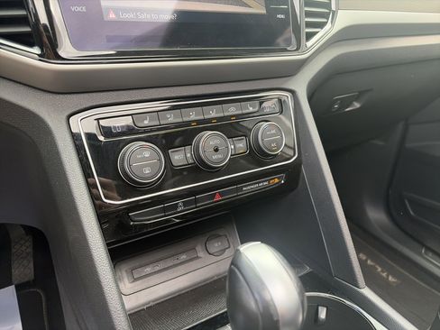 Used 2023 Volkswagen Atlas SE image 35