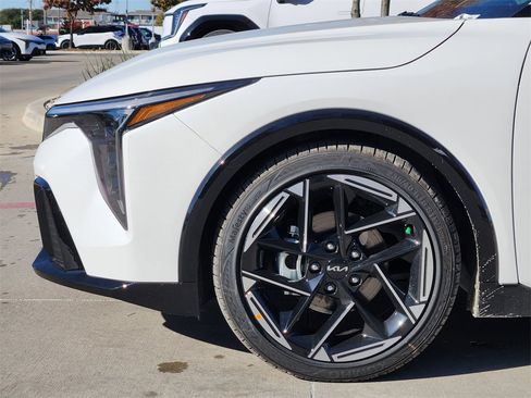 New 2025 Kia K4 GT-Line image 5