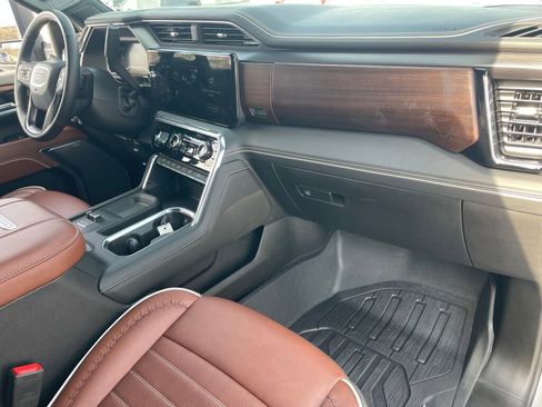 Used 2025 GMC Sierra 2500 Denali Ultimate w/ Max Trailering Package image 27