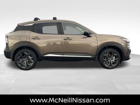 New 2026 Nissan Kicks SR image 8