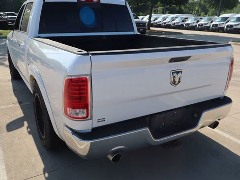 Used 2017 RAM 1500 Laramie RWD image 27