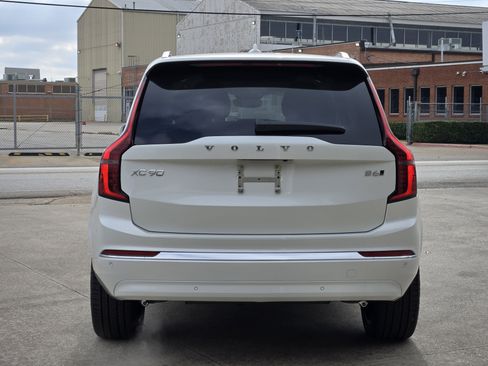 New 2026 Volvo XC90 B6 Ultra image 8