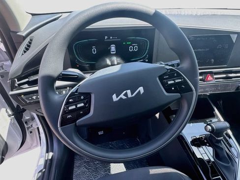 New 2026 Kia Niro LX FWD image 11