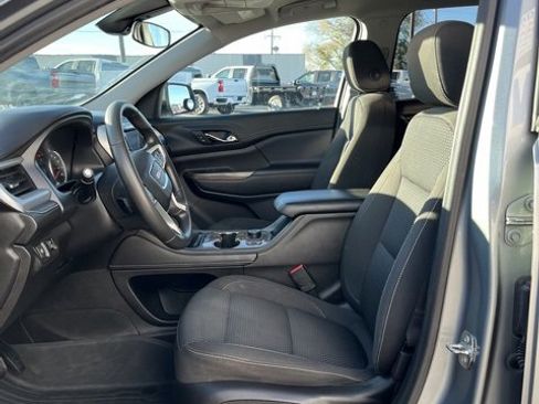 Used 2023 GMC Acadia SLE w/ Driver Convenience Package image 26