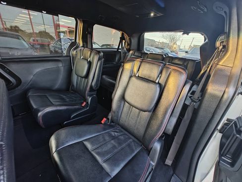 Used 2019 Dodge Grand Caravan GT FWD image 11