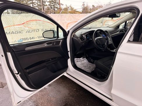 Used 2020 Ford Fusion SE image 14