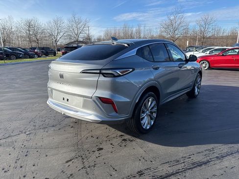 New 2026 Buick Envista Avenir image 3