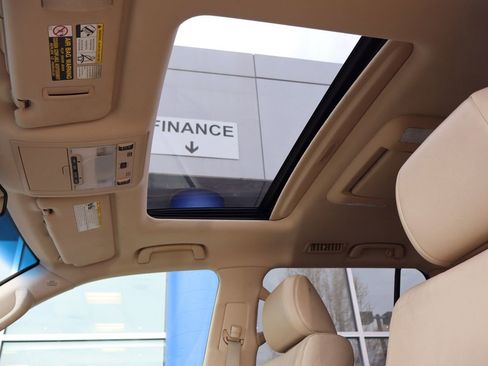 Used 2013 Toyota Land Cruiser image 26