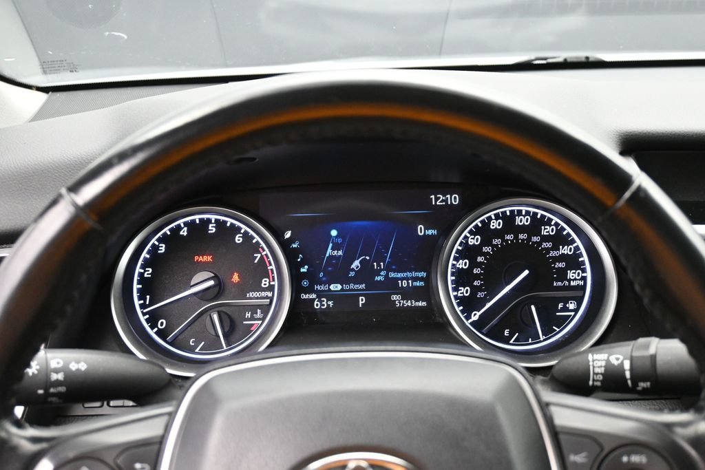 Used 2021 Toyota Camry XLE FWD image 11