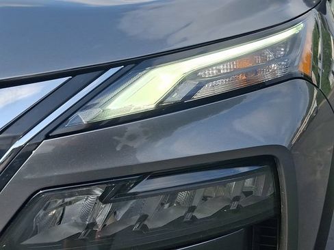 Used 2021 Nissan Rogue S AWD/4WD image 9