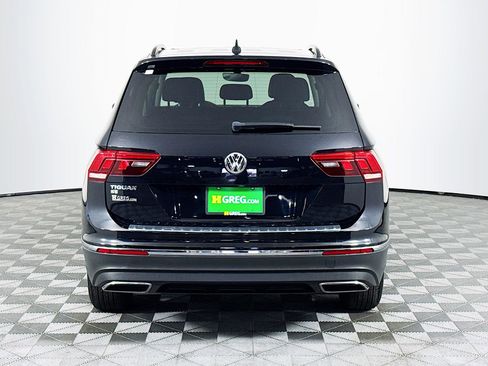 Used 2021 Volkswagen Tiguan SE w/ Panoramic Sunroof Package FWD image 8