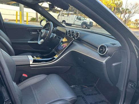 Used 2025 Mercedes-Benz C 300 Sedan image 32