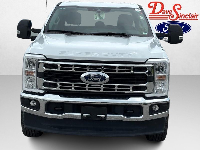 Used 2025 Ford F250 XLT AWD/4WD image 2