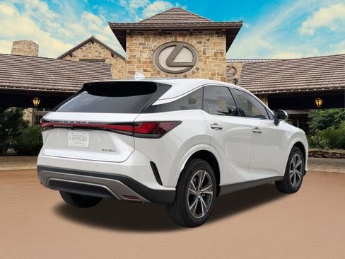 Used 2024 Lexus RX 350 FWD w/ Technology Package image 2