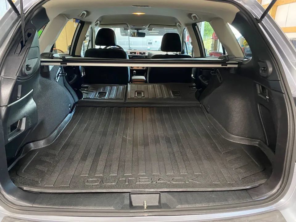 Used 2017 Subaru Outback 2.5i Premium AWD/4WD image 37