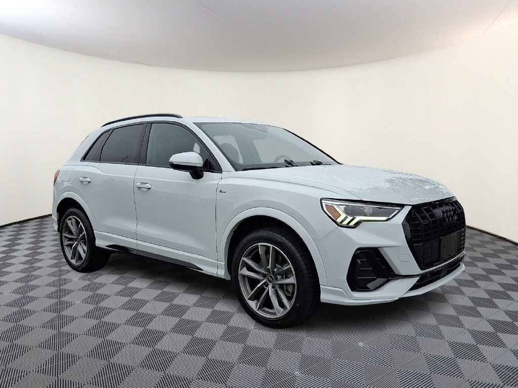 Used 2023 Audi Q3 2.0T Premium w/ Black Optic Sport Package AWD/4WD image 1
