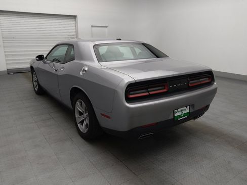 Used 2017 Dodge Challenger SXT RWD image 5