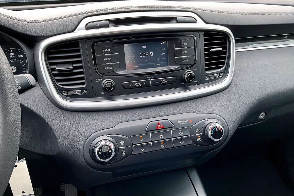 Used 2017 Kia Sorento AWD image 10