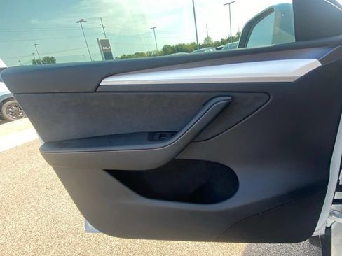 Used 2023 Tesla Model Y Long Range AWD/4WD image 12