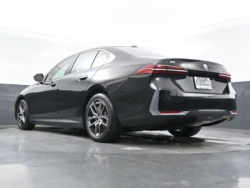 Used 2024 BMW i5 eDrive40i w/ M Sport Package image 53