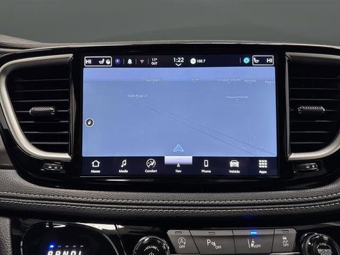 New 2026 Chrysler Pacifica Select image 9