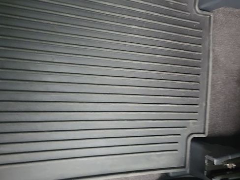 Used 2021 Nissan Titan SV w/ SV Convenience Package image 29