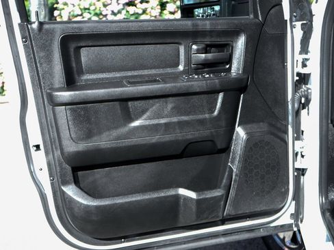 Used 2024 RAM 2500 Tradesman w/ Chrome Appearance Group image 16